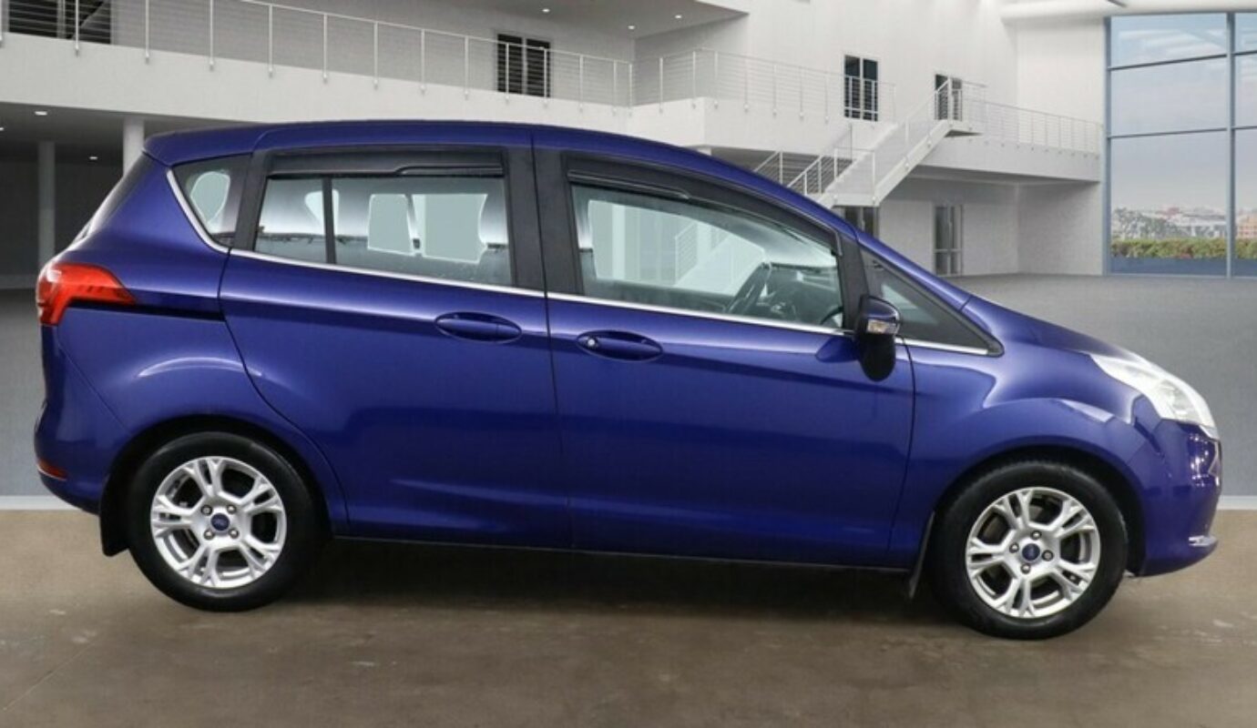 Ford B-Max ZETEC NAVIGATOR – 2017 (67 plate)