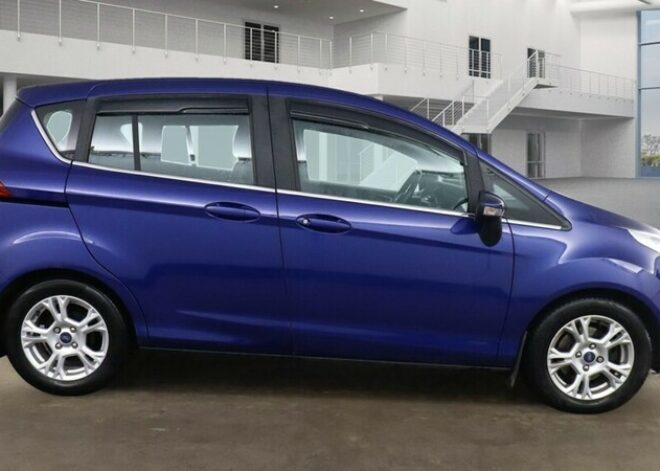 Ford B-Max ZETEC NAVIGATOR – 2017 (67 plate)