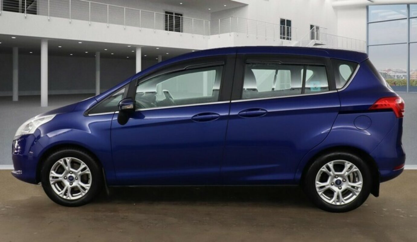 Ford B-Max ZETEC NAVIGATOR – 2017 (67 plate)