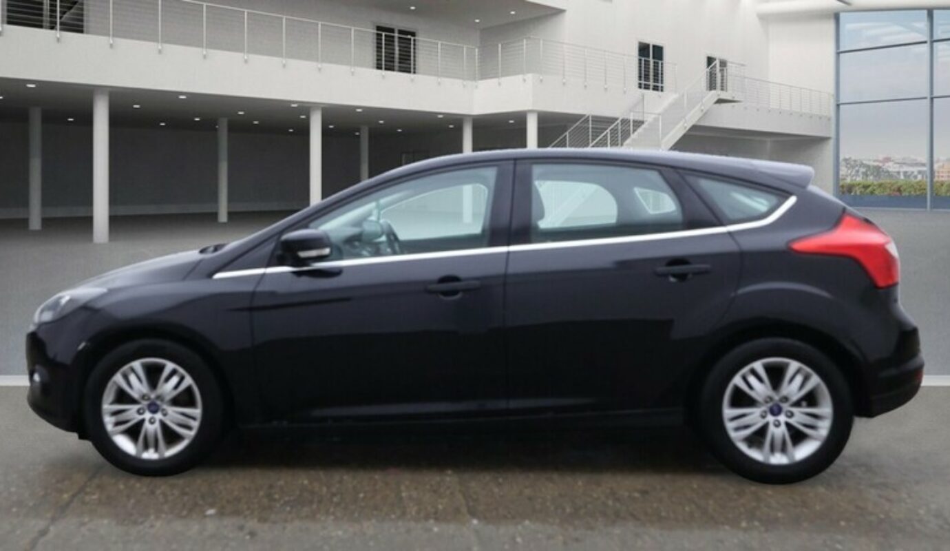 Ford Focus TITANIUM NAVIGATOR – 2014 (14 plate)