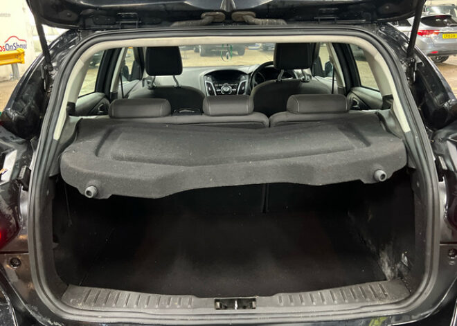 Ford Focus TITANIUM NAVIGATOR – 2014 (14 plate)