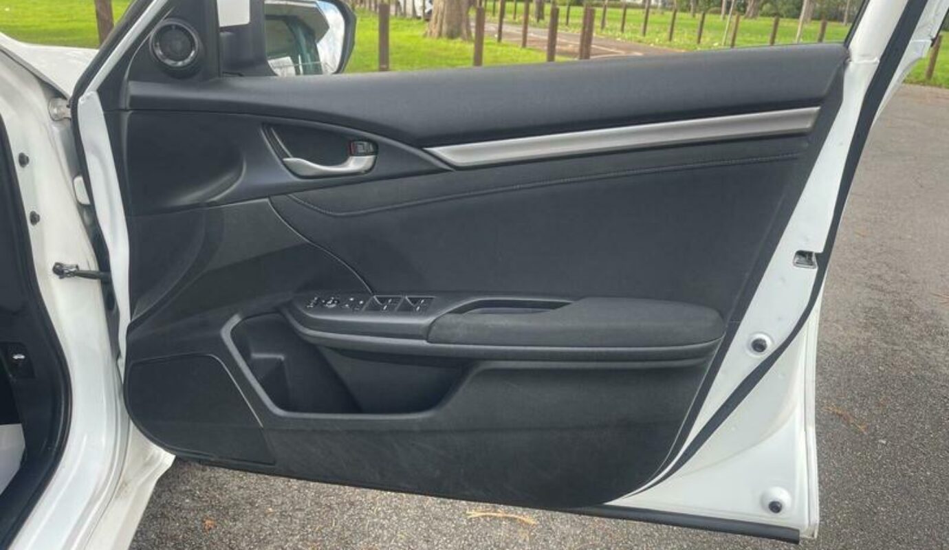 Honda Civic VTEC SE – 2018 (18 plate)