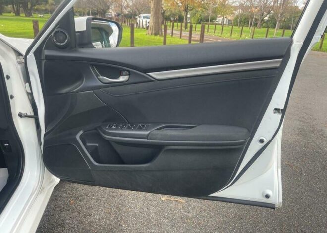 Honda Civic VTEC SE – 2018 (18 plate)